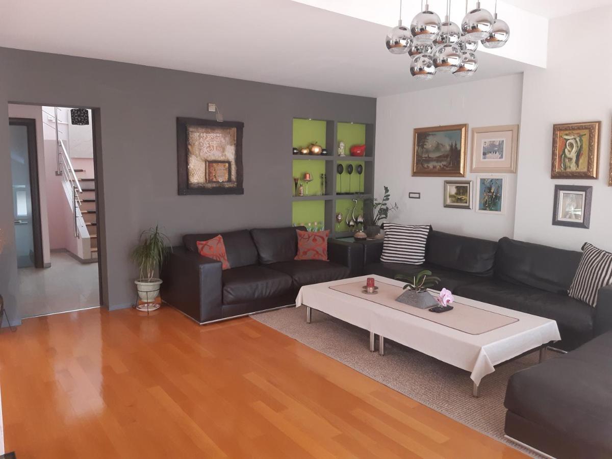Apartments In Villa Azra Rijeka Luaran gambar
