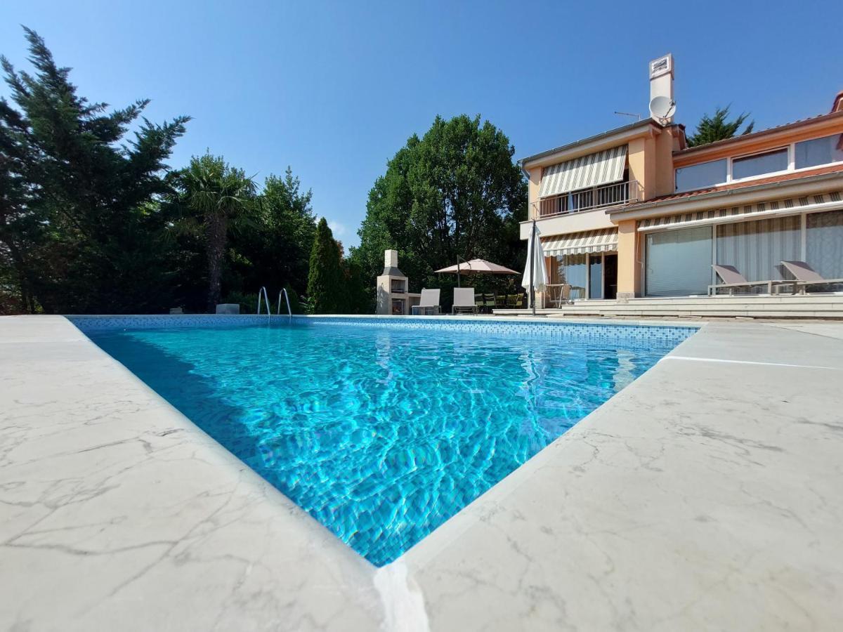 Apartments In Villa Azra Rijeka Luaran gambar