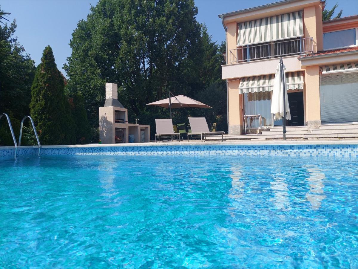 Apartments In Villa Azra Rijeka Luaran gambar