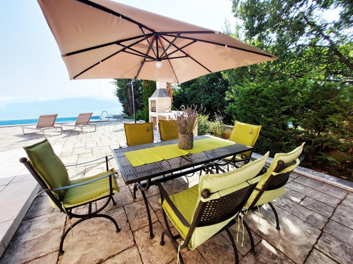 Apartments In Villa Azra Rijeka Luaran gambar