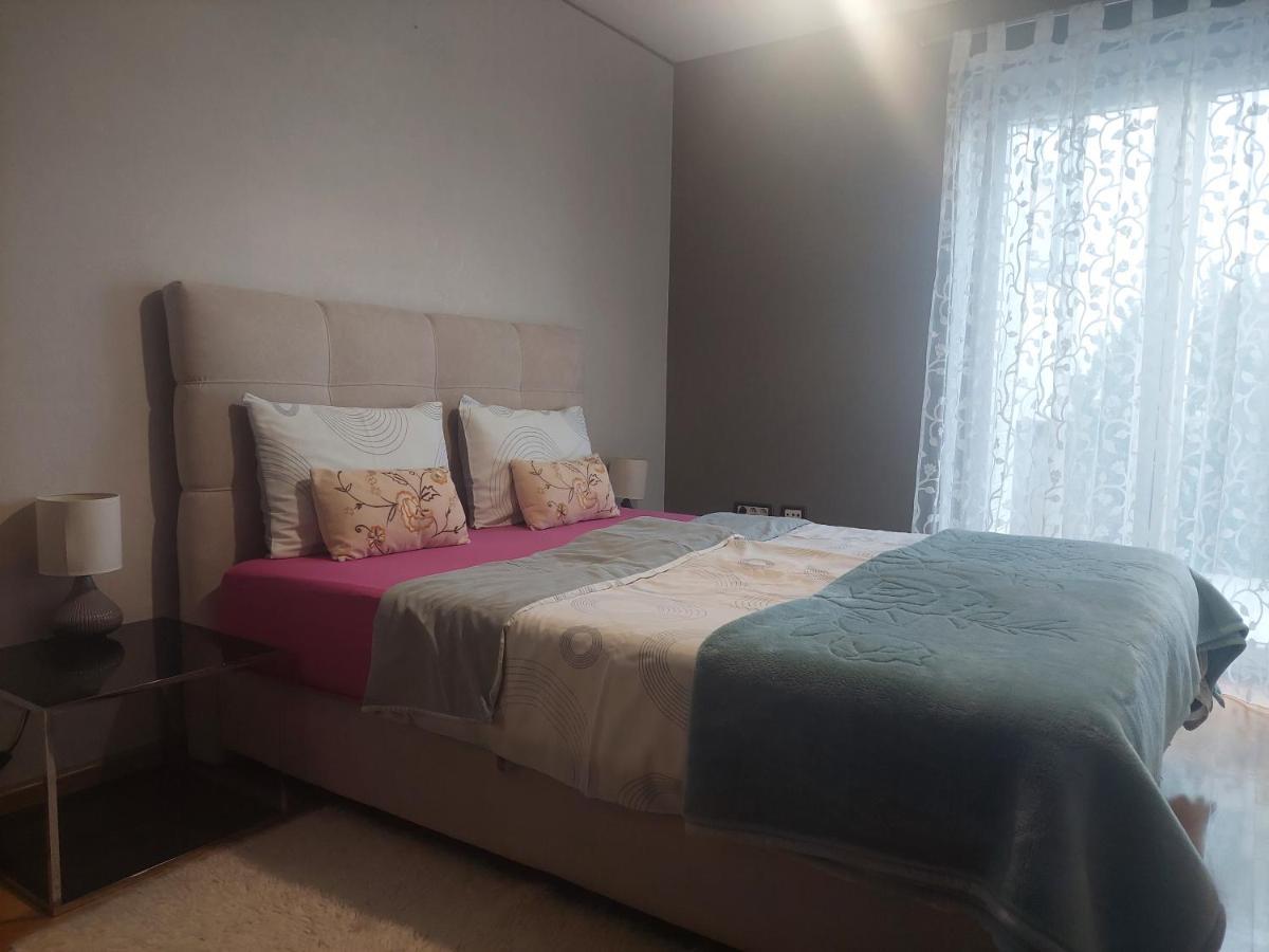 Apartments In Villa Azra Rijeka Luaran gambar