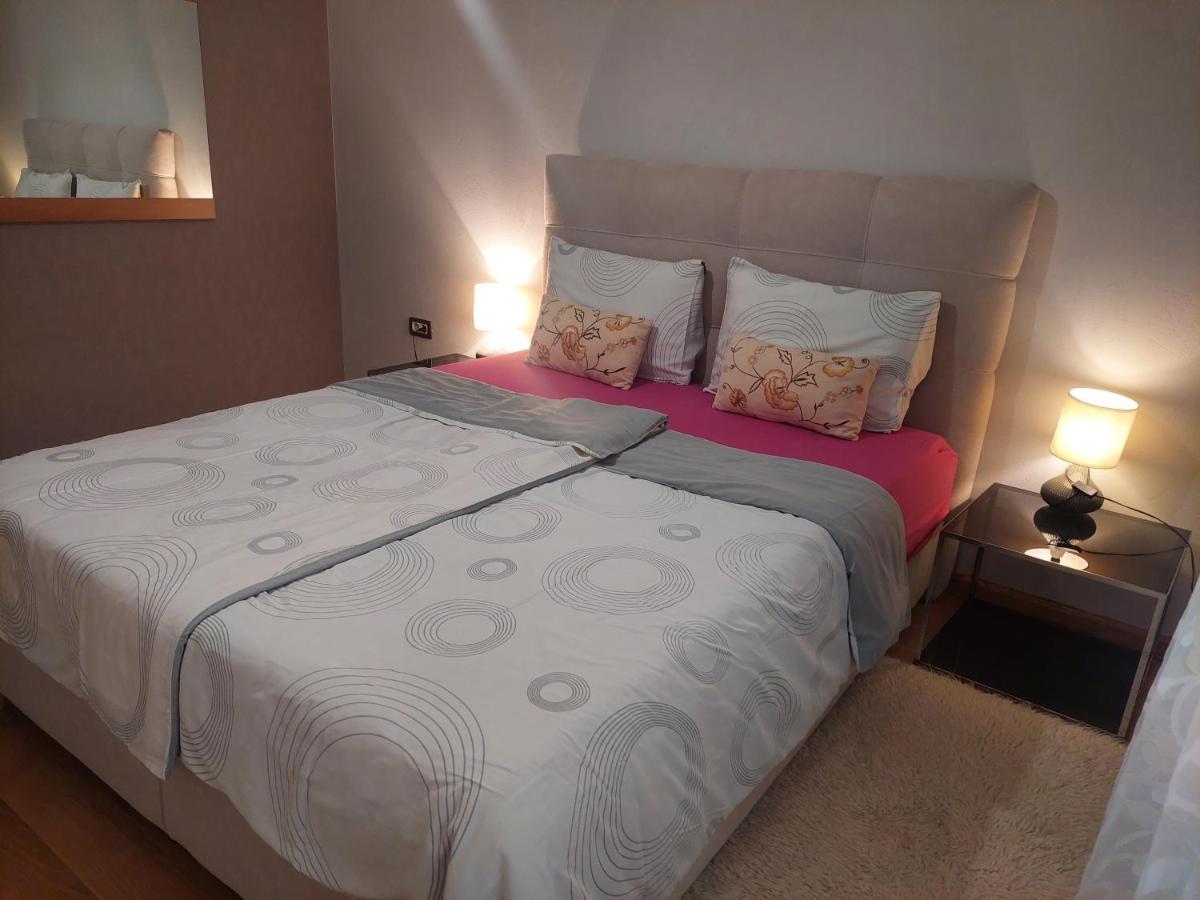 Apartments In Villa Azra Rijeka Luaran gambar