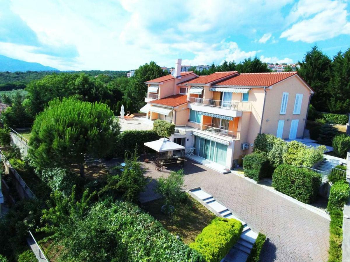 Apartments In Villa Azra Rijeka Luaran gambar
