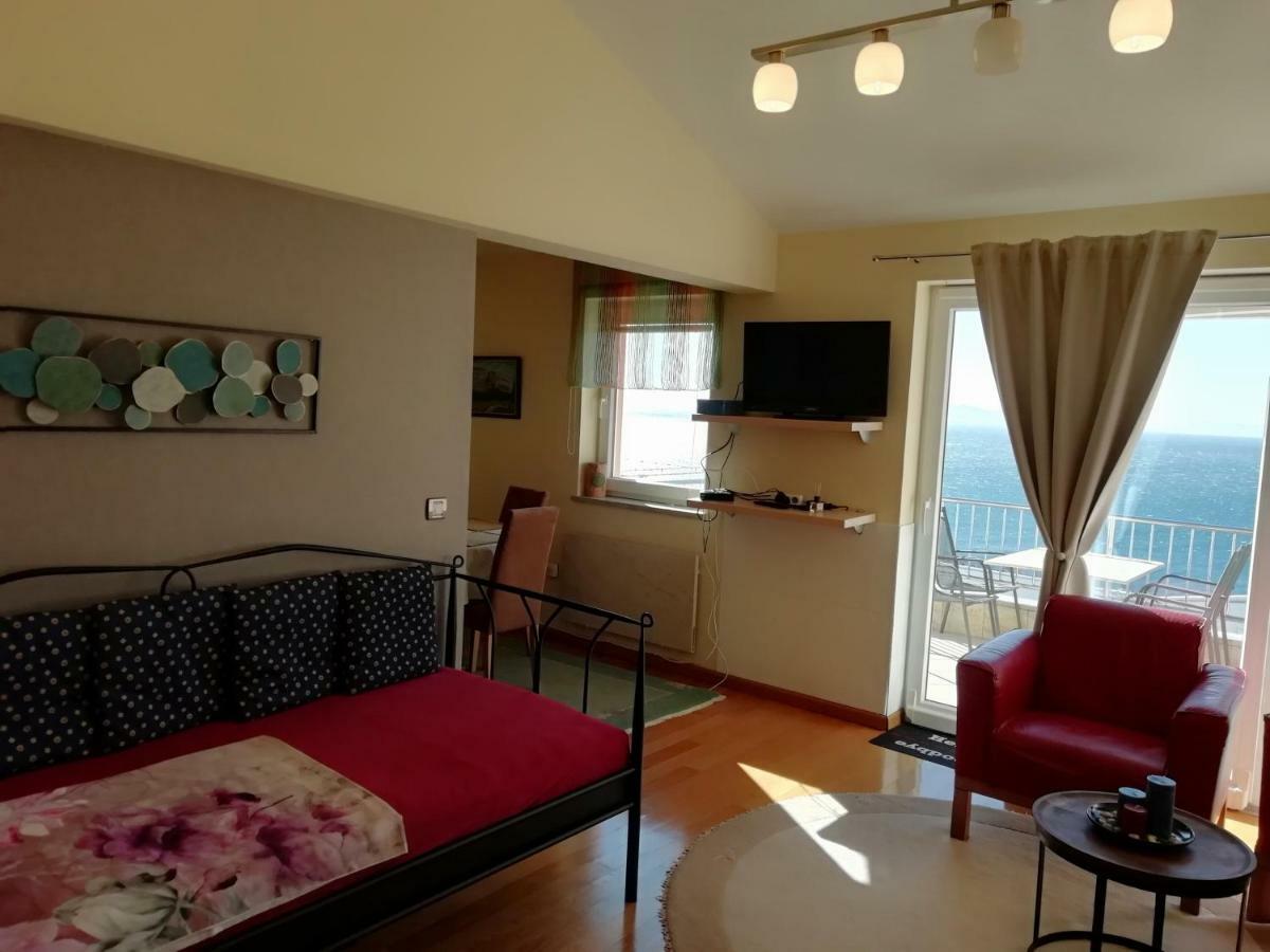 Apartments In Villa Azra Rijeka Luaran gambar