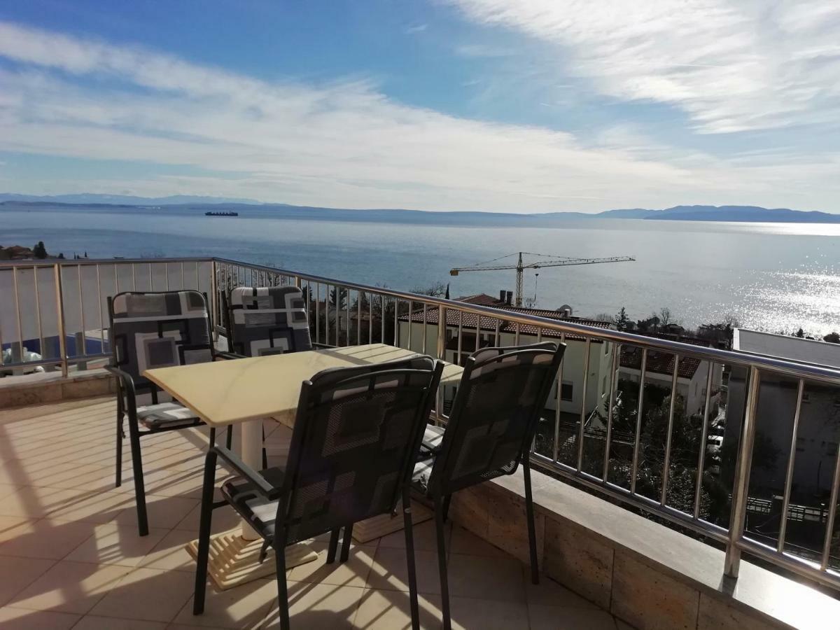 Apartments In Villa Azra Rijeka Luaran gambar