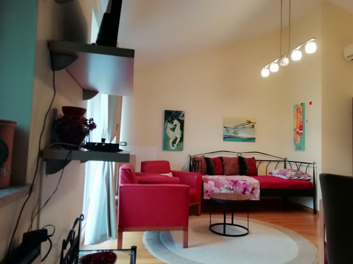 Apartments In Villa Azra Rijeka Luaran gambar