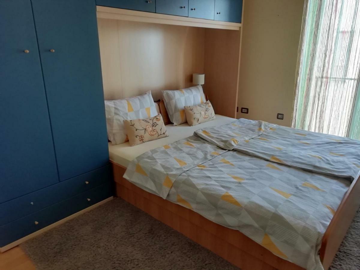 Apartments In Villa Azra Rijeka Luaran gambar